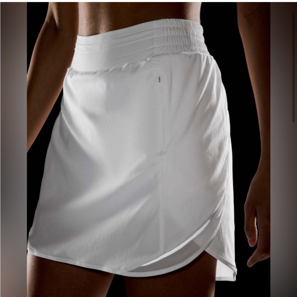 NWT Lululemon Hotty Hot HR Skirt In White Size 2 Long